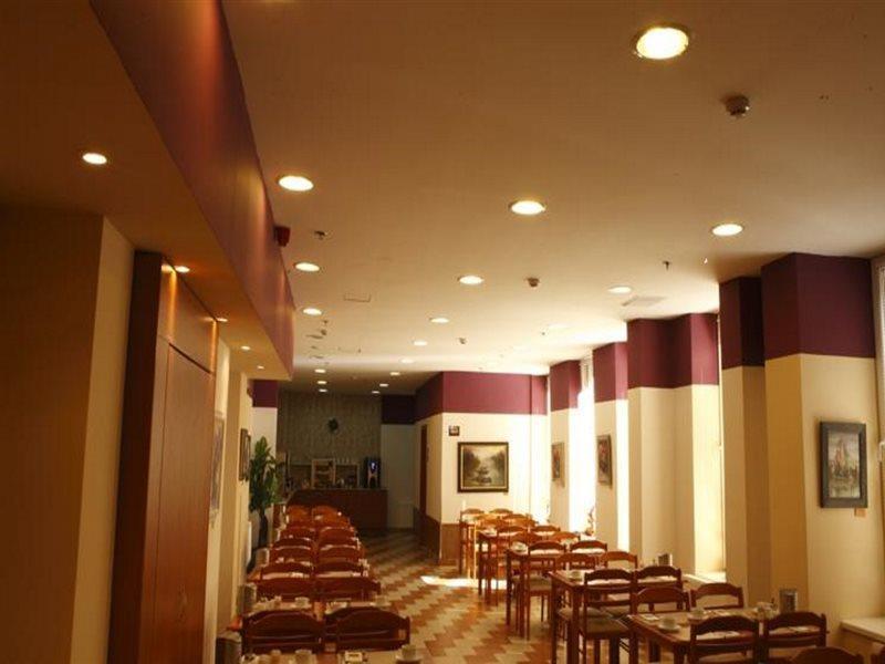 Szálloda Six